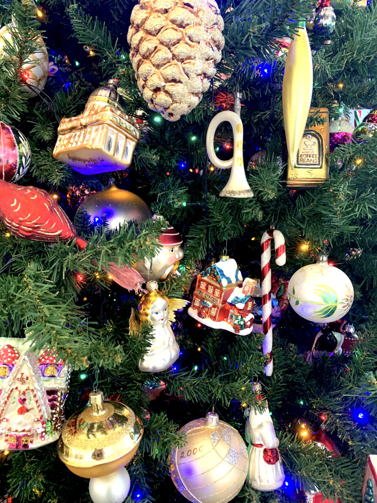 RAM Holiday Tree 2024 - Racine Art Museum