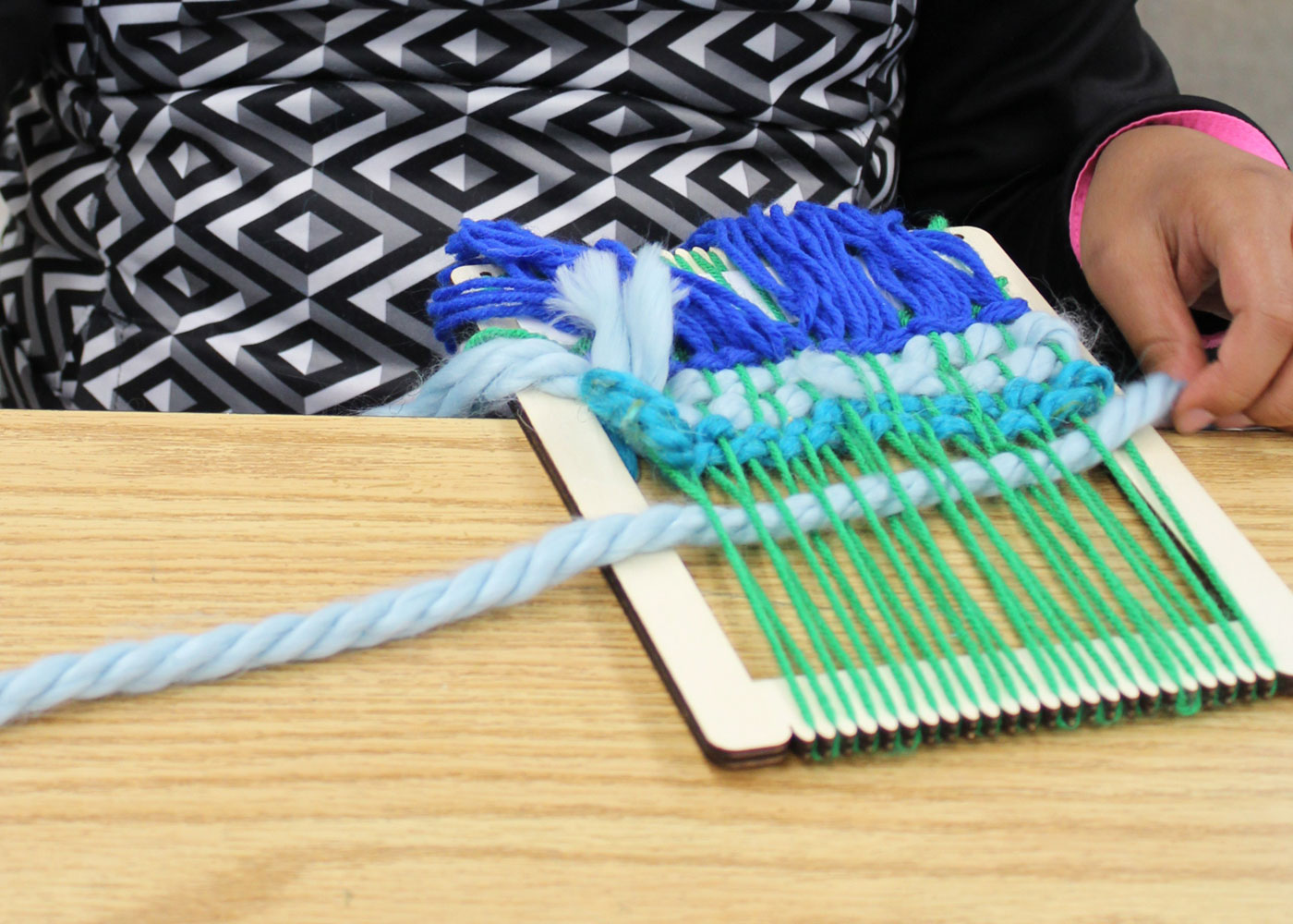 Kid Weaving Summer2019 Crop